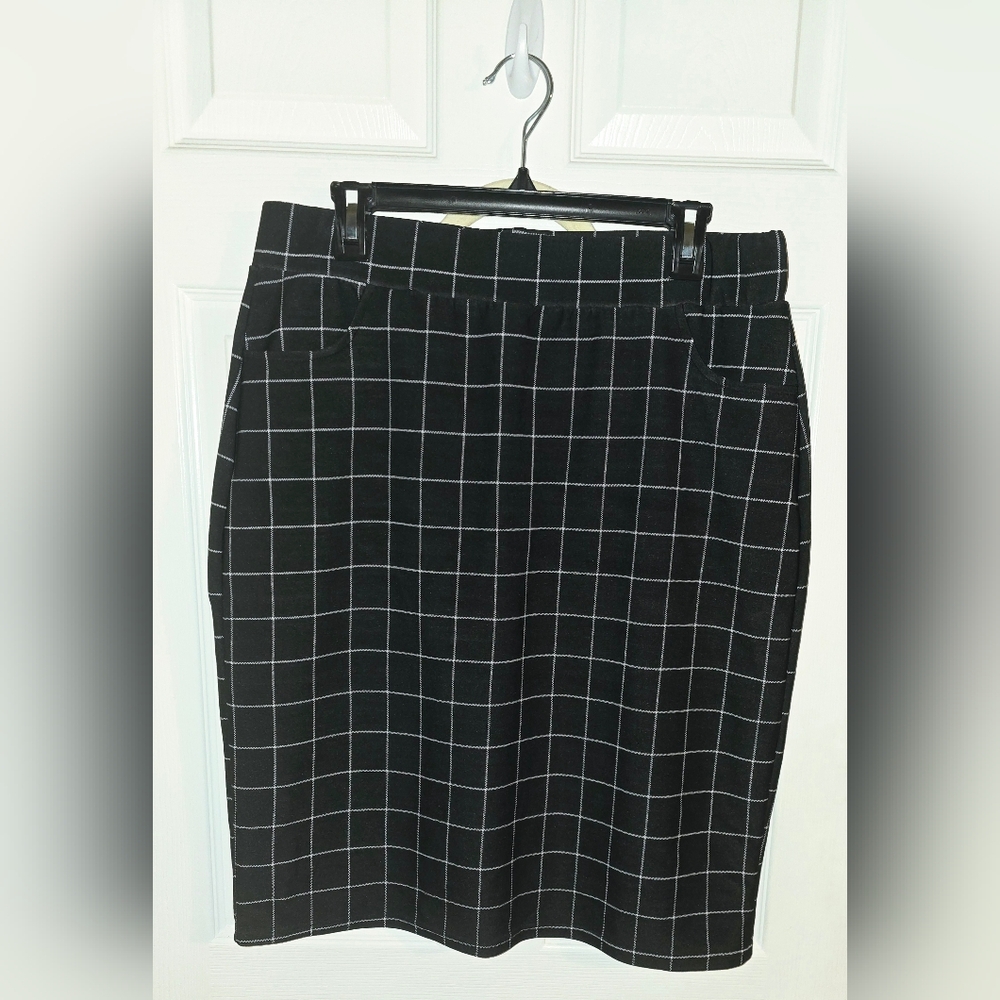 Plus Plaid Skirt With Pockets